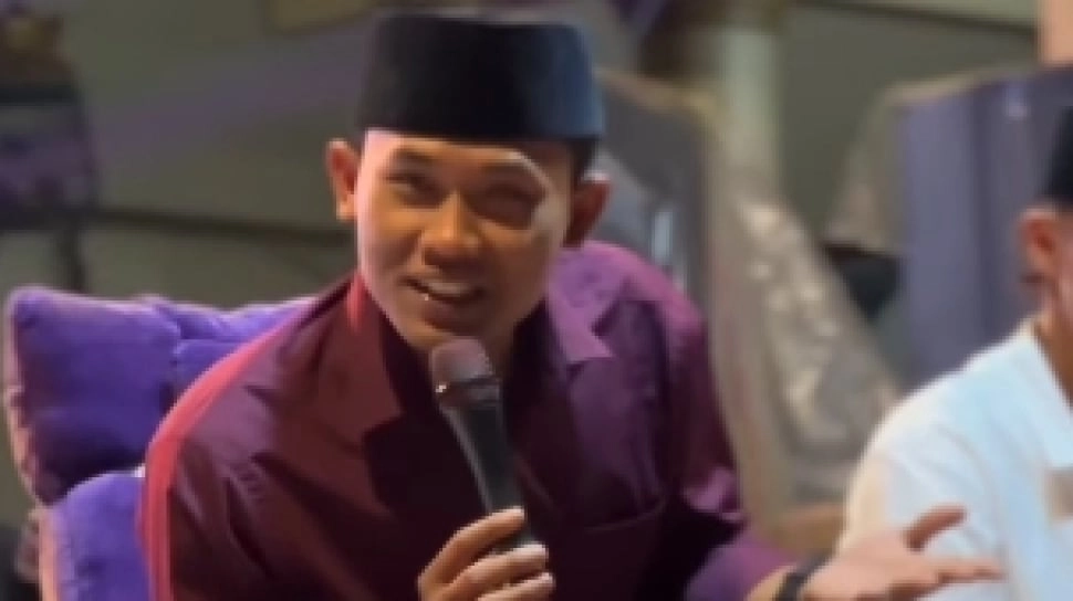 Biodata dan Pendidikan Gus Elham Yahya yang Viral Cium Anak Kecil