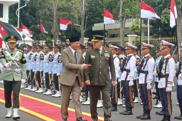Menhan Terima Kunjungan Kepala Staf Gabungan Angkatan Bersenjata Yordania, Hormat ke Soekarno
