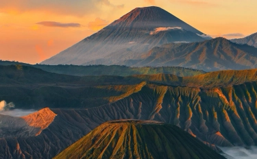 5 Gunung Paling Favorit di Jawa Barat, Surga Para Pendaki yang Wajib Anda Jelajahi