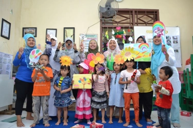 Mengangkat Martabat Guru PAUD: Penjaga Masa Emas yang Masih Terlupakan
