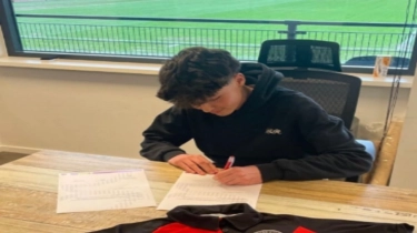 Bang Jay Junior! Nenek Lahir di Jatinegara, Jay de Longte The Next Thom Haye