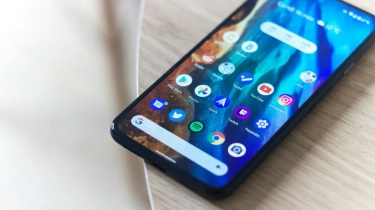 Google Siap Saingi Apple? Fitur Mirip NameDrop Muncul di Android, Bisa Berbagi Kontak Mudah!