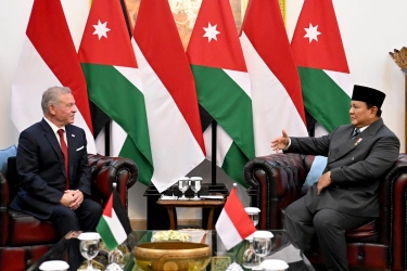 Pelukan Hangat Tutup Pertemuan Prabowo dan Raja Yordania…