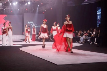 SFP 2025, ‘Blood’ Migi Rihasalay Curi Perhatian dengan Simbol Darah, Pengorbanan, dan Detail Handmade