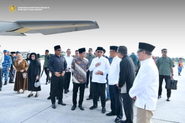 Gibran Lepas Keberangkatan Jenazah Istri Wiranto ke Solo