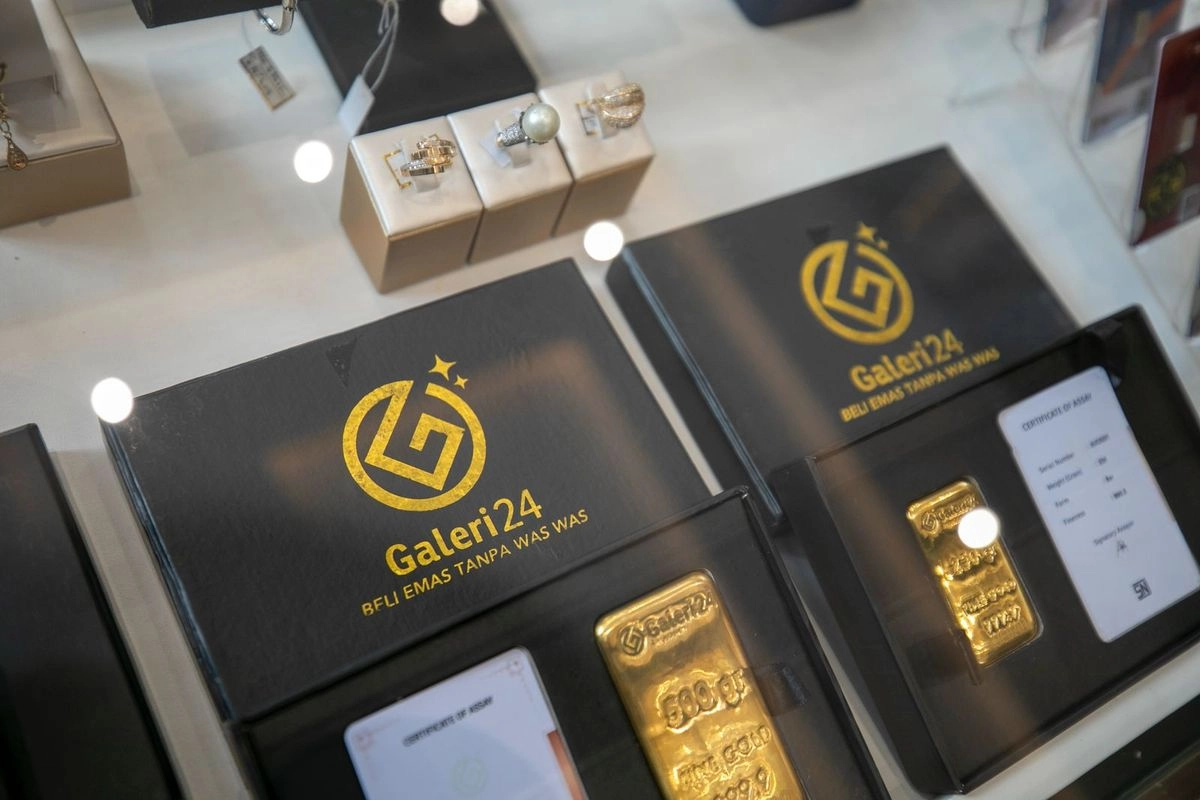 Harga Emas di Pegadaian Senin Pagi Stagnan: Galeri 24 Rp 2,413 Juta dan UBS  Rp 2,415 Juta