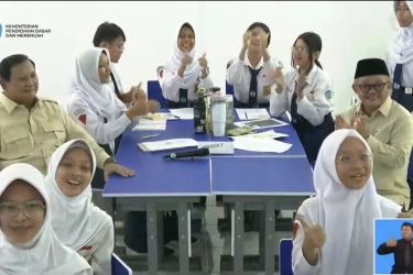 Sudah Nikmati Semua Program Prabowo, SMPN 4 Bekasi Jadi Lokasi Peluncuran Digitalisasi Pendidikan