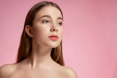 Ampuh! Ini 5 Cara Sederhana Mengatasi Bibir Gelap dan Kering dengan Bahan Alami