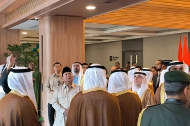 Momen Prabowo-Putra Pangeran MBZ Keliling RS Jantung Hasil Hibah UEA di Solo