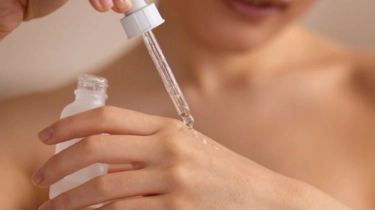 5 Rekomendasi Body Serum yang Cepat Mencerahkan Kulit Kusam, Mulai Rp20 Ribuan
