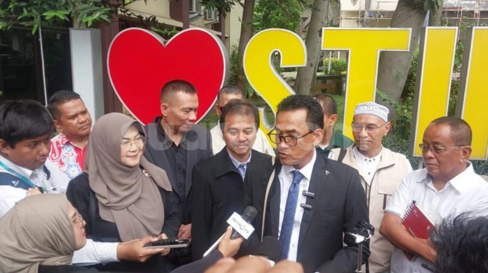Walk Out dari Audiensi Reformasi Polri, Refly Harun: Kalau Roy Suryo Keluar, Kami Juga Keluar!