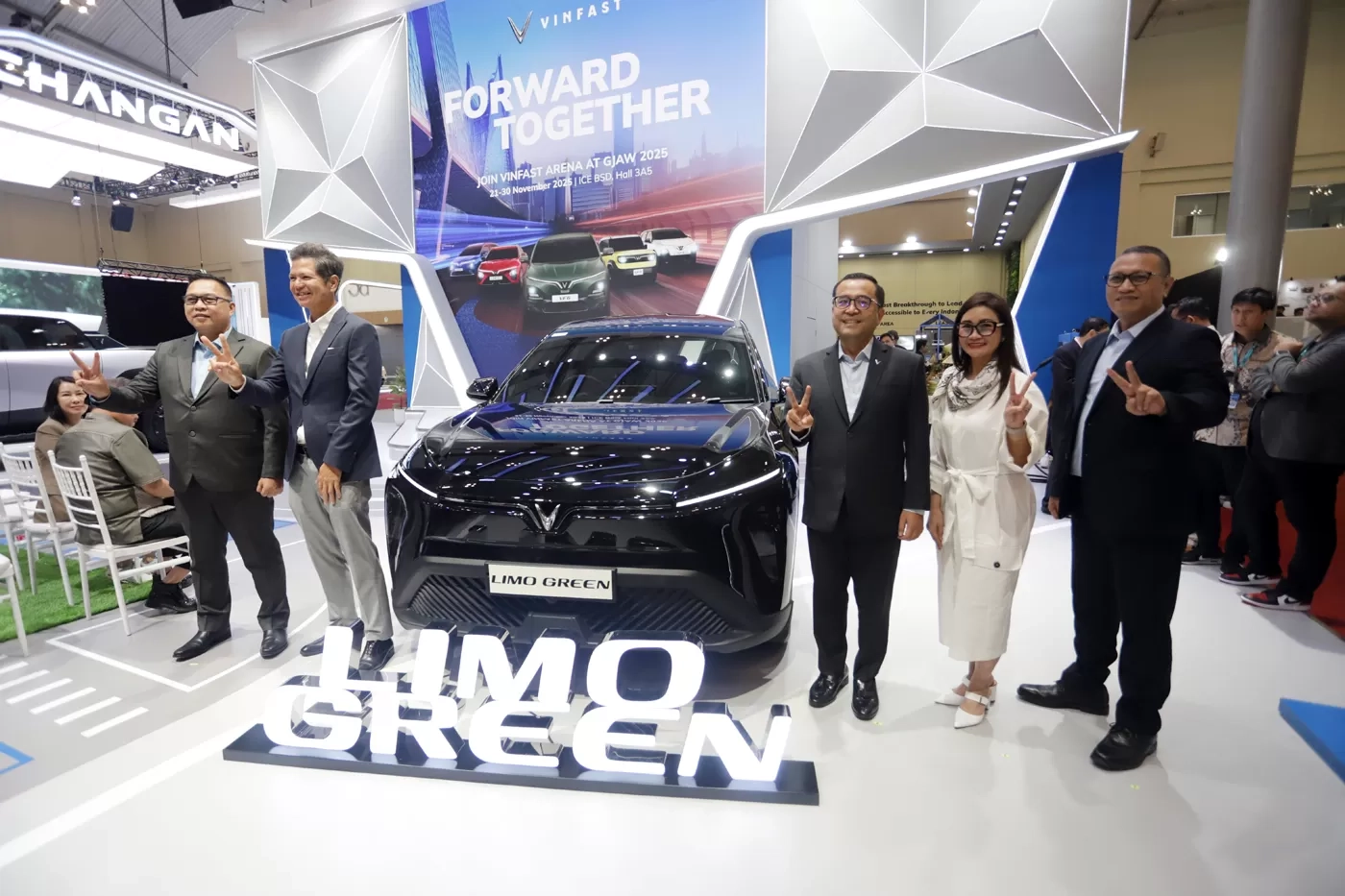 VinFast Pamerkan Limo Green dan Mobil Konsep VF Wild di GIAS 2025, Siap Perluas Ekspansi EV di Indonesia