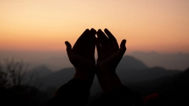 5 Contoh Doa Hari Guru Nasional 2025 untuk Upacara di Sekolah