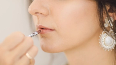 7 Liptint Lokal Top buat Kondangan, Anti Luntur saat Makan Prasmanan