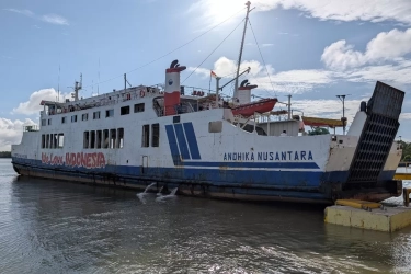 Presiden Prabowo Beri Rehabilitasi Eks Dirut ASDP Ira Puspadewi