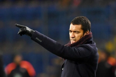 Media Inggris Sebut Giovanni van Bronckhorst Jadi Kandidat Kuat Pelatih Timnas Indonesia