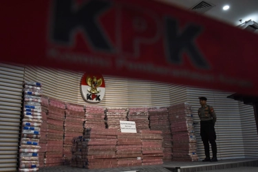 Pamer Uang Korupsi, Judi Online dan Narkoba: Prestasi atau Kotak Pandora?