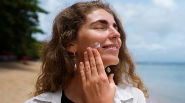 3 Rekomendasi Sunscreen Australia yang Cocok Dipakai Orang Indonesia di Usia 40 Tahun