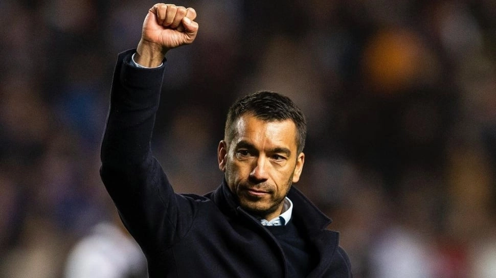 Giovanni van Bronckhorst Latih Indonesia? Tim Garuda Bakal Alami Nasib seperti Besiktas 2024/2025