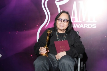 Frank & co. Persembahkan Trofi Bertabur Berlian untuk Para Legenda Musik Indonesia