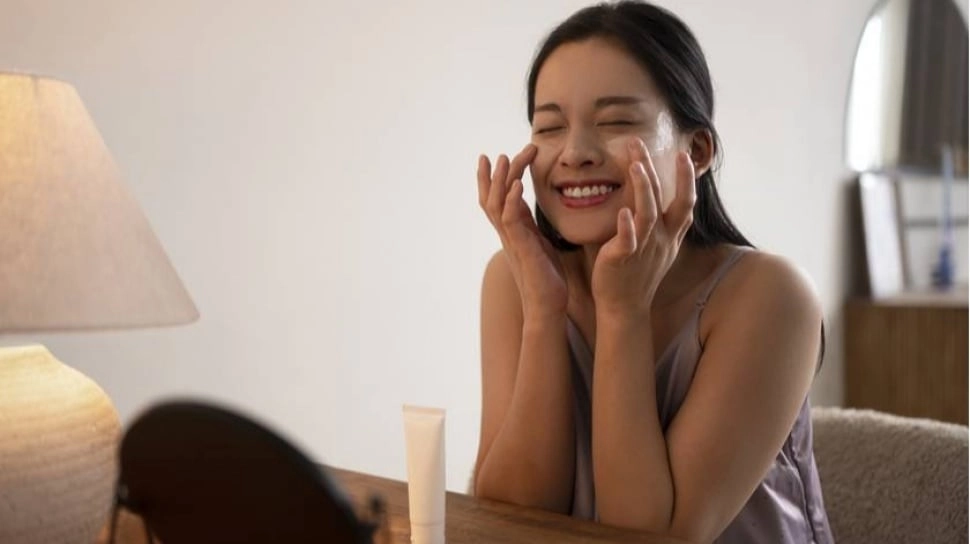 Urutan Basic Skincare Kulit Berminyak dan Kusam, Ini Rekomendasi Produknya