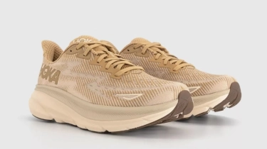 3 Rekomendasi Sepatu Lari Hoka Terbaik Diskon 70 Persen di Foot Locker