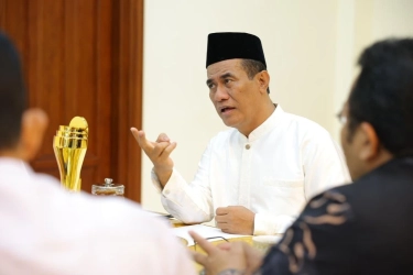 Buah Lapor Pak Amran: Pegawai Nakal Dipecat, Impor Beras Ilegal Disita