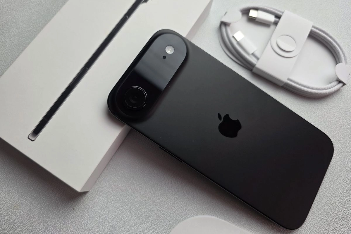 Efek Domino iPhone Air, Vendor China Mulai ''Bye'' ke Tren HP Tipis