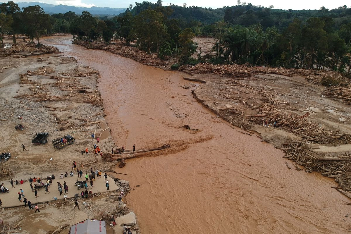 Telkom Kerahkan Satelit untuk Pulihkan Jaringan Terdampak Banjir Sumatera
