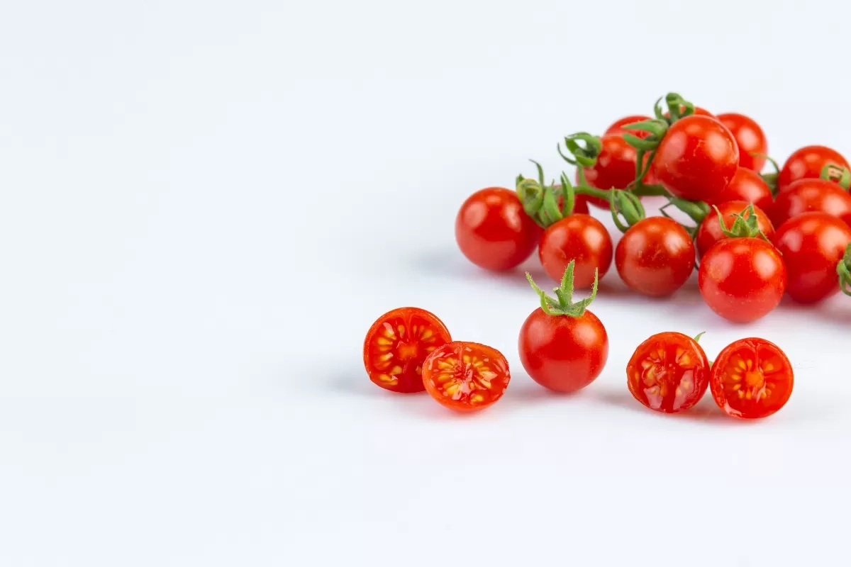 Di Balik Ukurannya yang Mungil, Ternyata Ini 4 Manfaat Tomat Cherry yang Jarang Diketahui!