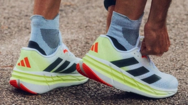 4 Sepatu Lari Adidas dengan Plat Karbon, Dorong Kecepatan Maksimal