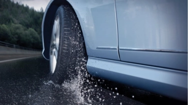 5 Rekomendasi Ban Mobil Anti Slip, Andalan saat Musim Hujan