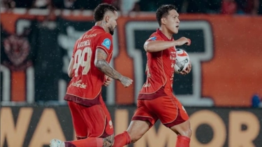 Aksi Roket Emaxwell Souza di GBK: Gol Spektakuler yang Jadi Kado Manis HUT Persija ke-97!