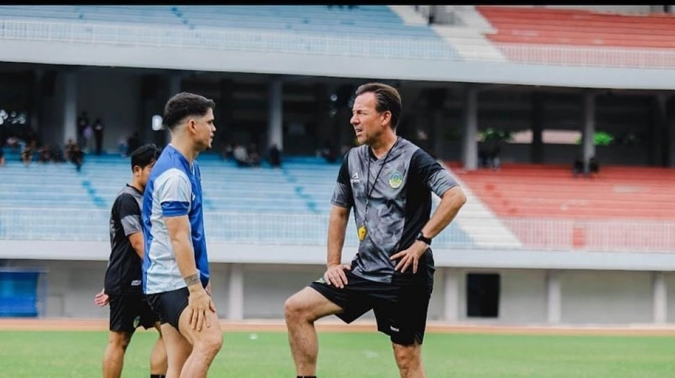 Libur Seminggu, Jean-Paul van Gastel Tak Pulang ke Belanda