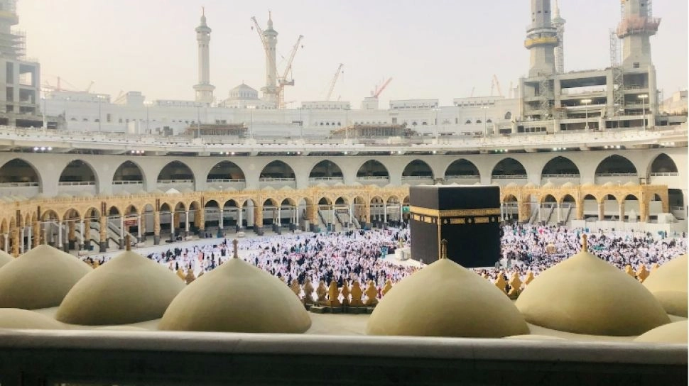 Dari Warung Kopi ke Tanah Suci: Kisah-kisah Haru di Balik Perjalanan Umrah 114 Jemaah