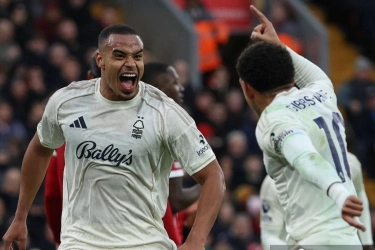 Barcelona Siapkan Tawaran Rp1,7 T untuk Bek Klub Penakluk Liverpool