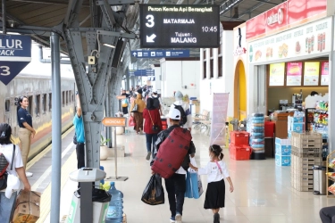 Jelang Akhir Tahun, Tiket Kereta Api Mulai Diburu Wisatawan