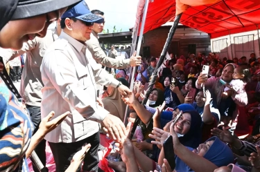 Presiden Prabowo Pimpin Ratas di Hambalang, Instruksikan Percepatan Pemulihan Bencana di Sumatera
