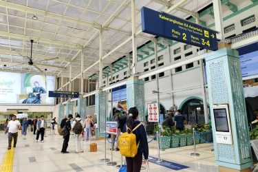 Tips Naik Kereta dari Pasar Senen, Penumpang Harus Datang Jam Berapa?