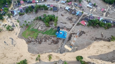 Biang Kerok Banjir dan Longsor: Sawit, Tambang, atau Kertas?