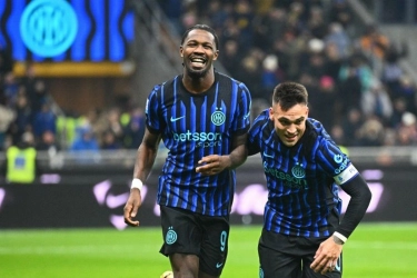 Barcelona Incar Lautaro Martinez Guna Gantikan Robert Lewandowski