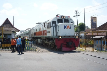 KAI Properti Tegaskan Aturan Prioritas Kereta di Perlintasan Sebidang
