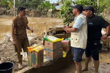 Menembus Daerah Terisolasi, DPD PDI-P Aceh Terus Salurkan Bantuan untuk Korban Banjir