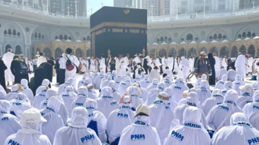 Bentuk Syukur Dapat Umroh dari PNM, Tangis Haru Nasabah PNM Mekaar di Sujud Pertama