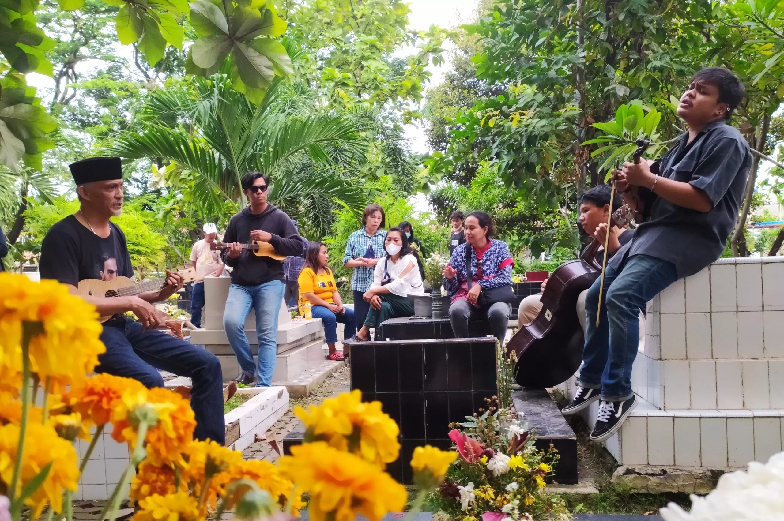 5 Tradisi Unik Merayakan Natal di Nusantara: Dari Meriam Bambu hingga Pesta Rabo-Rabo