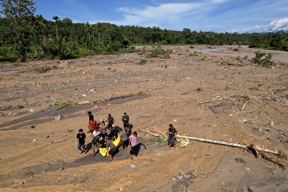 Distribusi Air Bersih untuk Masyarakat Dipercepat Pascabencana di Padang Pariaman
