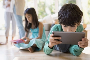 Mengapa Anak di Bawah 16 Tahun Dinilai Belum Siap Bermedia Sosial?