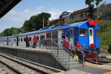 Wisata Solo-Wonogiri Naik Kereta Batara Kresna, Harga Tiket Rp 4.000