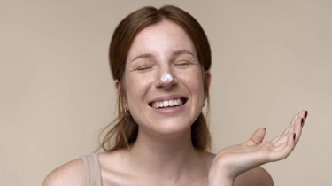 6 Sunscreen dengan Anti-Aging untuk Ibu Rumah Tangga Usia 30 Tahun ke Atas