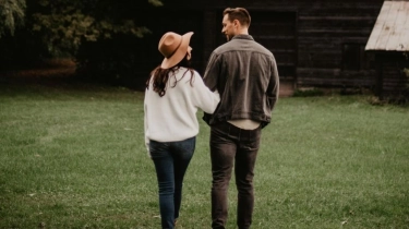 Penantian Berakhir! 5 Zodiak Ini Diramal Akan Bertemu Jodoh dan Menikah di Tahun 2026